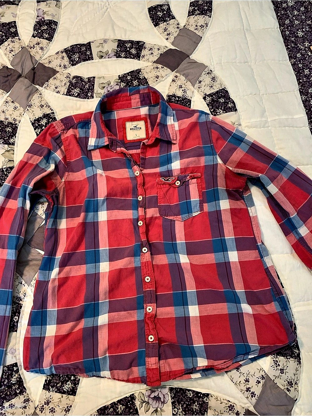 Hollister Plaid Button Down in Red & Blue Size Large